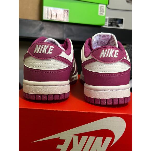 Nike Dunk Low W NN Hot Fuschia / $115 Retail / Size 6 / Brand New - Picture 5 of 6